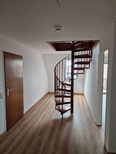 Maisonette zur Miete 770 € 3 Zimmer 75 m² Dachgeschoss, 3. Geschoss frei ab sofort Pfuhl Neu-Ulm 89233