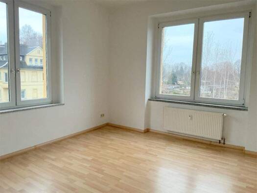 Wohnung zur Miete 350 € 2 Zimmer 78 m² 2. Geschoss Straße des Friedens 9 Limbach-Oberfrohna 09212