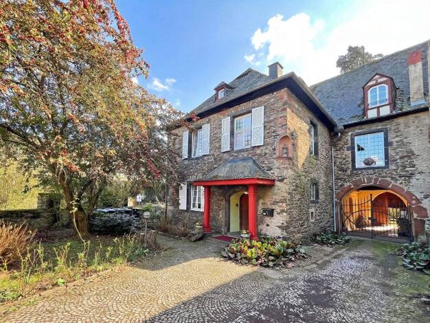 Hotel zum Kauf 348.000 € 13 Zimmer 1.990 m² Grundstück Gondorf Kobern-Gondorf 56330