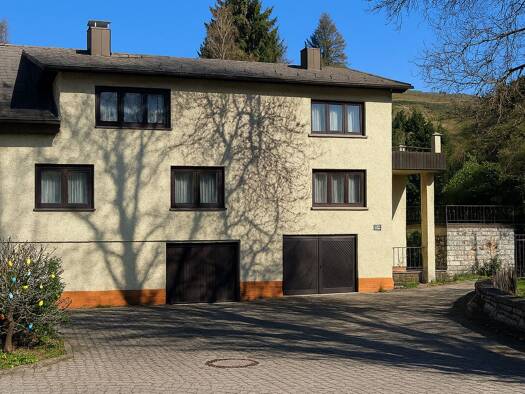 Einfamilienhaus zum Kauf 149.000 € 10 Zimmer 182 m² 2.914 m² Grundstück frei ab sofort Altendambach St. Kilian 98553