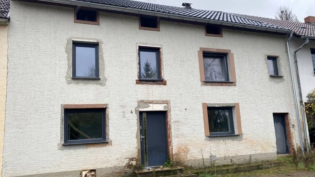 Einfamilienhaus zum Kauf 110.000 € 4 Zimmer 193 m² Grundstück Mettlacher Straße X Hausbach Losheim am See 66679