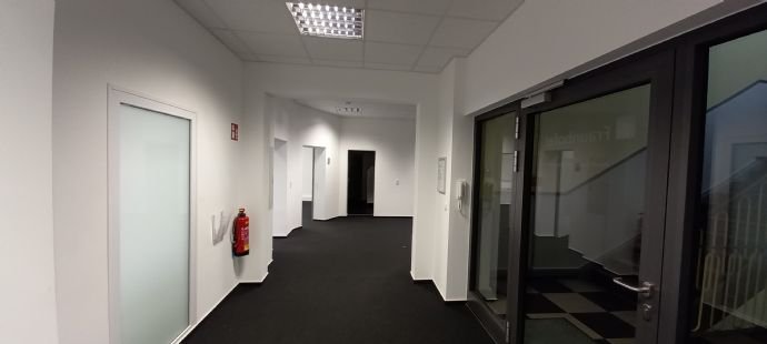 Büro-/Praxisfläche zur Miete 439 m²<br/>Bürofläche von 439 m² bis 879 m²<br/>Teilbarkeit Vorderer Westen Kassel 34119