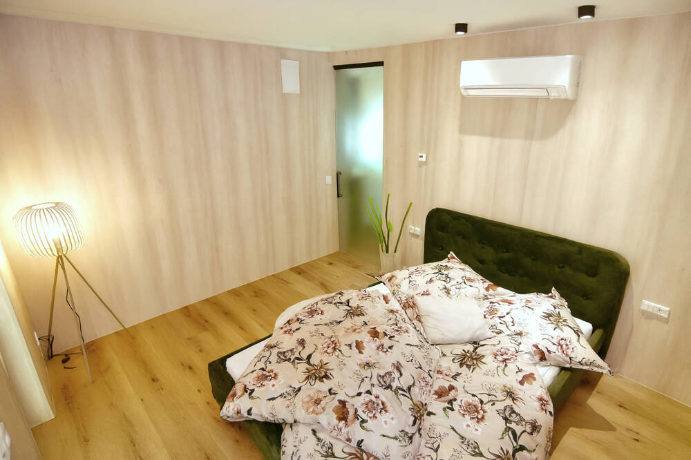 Property thumbnail 12