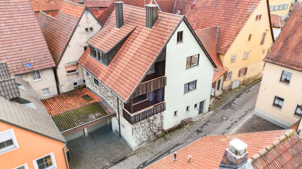 Haus zum Kauf 390.000 € 6 Zimmer 171 m² 240 m² Grundstück Winterhausen 97286