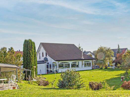 Mehrfamilienhaus zum Kauf 1.080.000 € 9 Zimmer 361 m² 8.971 m² Grundstück Levertsweiler Ostrach 88356