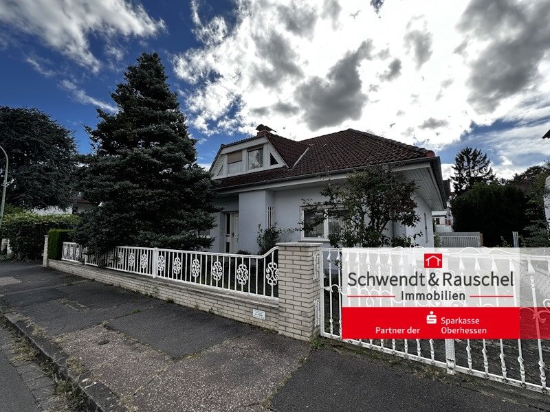 Einfamilienhaus zum Kauf 689.000 € 6 Zimmer 221,9 m²<br/>Wohnfläche 628 m²<br/>Grundstück Bauernheim Friedberg 61169