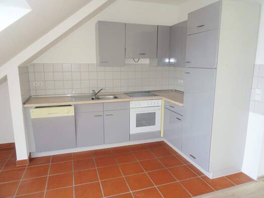 Wohnung zur Miete 320 € 2 Zimmer 55 m² 4. Geschoss frei ab sofort Pestalozzistraße Werdau 08412