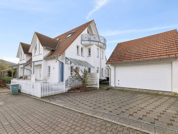 Doppelhaushälfte zum Kauf 695.000 € 6 Zimmer 201,7 m² 269 m² Grundstück Bubenreuth 91088