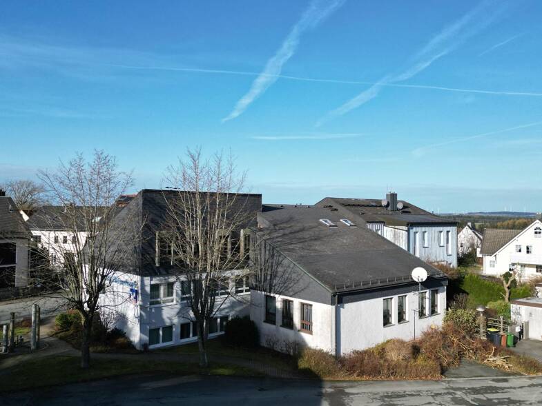 Mehrfamilienhaus zum Kauf 439.000 € 22 Zimmer 215 m² 1.339 m² Grundstück frei ab 01.10.2025 Zell Zell 95239