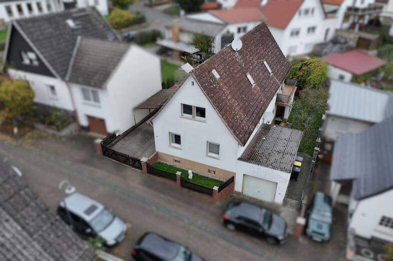 Einfamilienhaus zum Kauf 349.000 € 6 Zimmer 195 m² 422 m² Grundstück Launsbach Wettenberg 35435