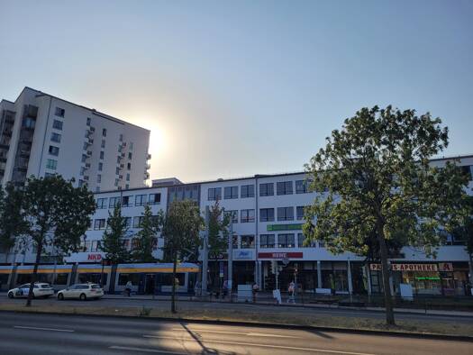 Laden zur Miete provisionsfrei 12 € 195,1 m² Verkaufsfläche Grünau-Mitte West 04209