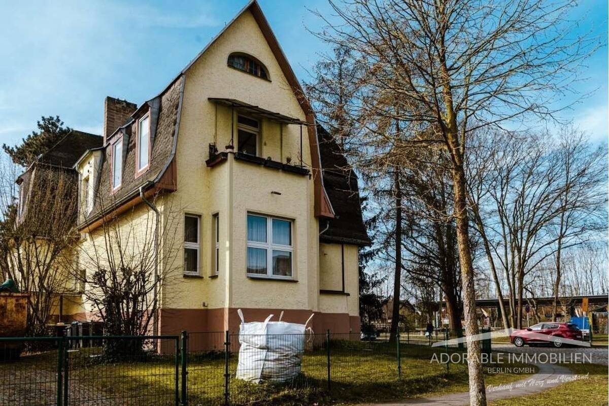 Immobilie in Hohen Neuendorf - Zweifamilienhaus auf großem geteilten Grundstück, viel Potenzial! - Bild 3