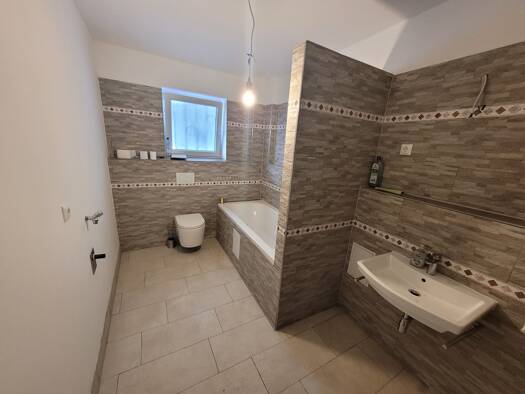 Wohnung zum Kauf 235.000 € 2 Zimmer 62 m² EG frei ab sofort Bergen-Enkheim Frankfurt am Main 60388