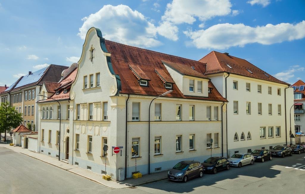 Mehrfamilienhaus zum Kauf 1.680.000 € 44 Zimmer 1.194,3 m²<br/>Wohnfläche 1.489 m²<br/>Grundstück Altstadt Weiden 92637