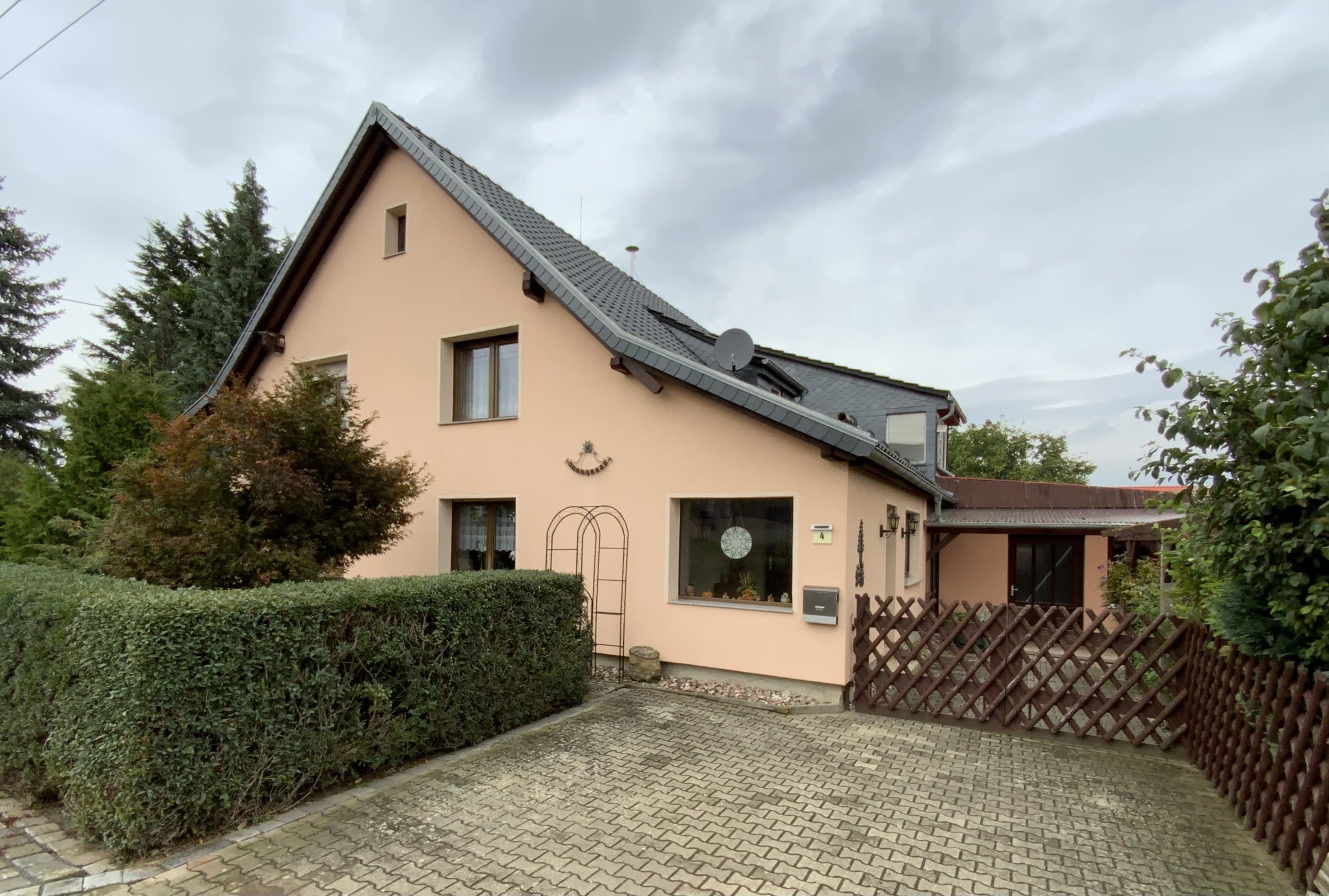 Mehrfamilienhaus zum Kauf provisionsfrei 320.000 € 10 Zimmer 350 m²<br/>Wohnfläche 4.781 m²<br/>Grundstück Großenehrich Greußen 99718