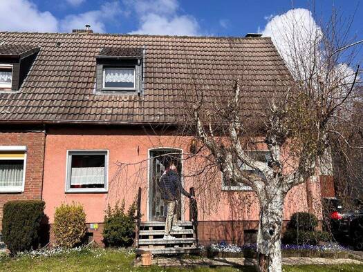 Doppelhaushälfte zum Kauf 4 Zimmer 65,5 m² 608 m² Grundstück frei ab sofort Bachstraße Brambauer Lünen 44536