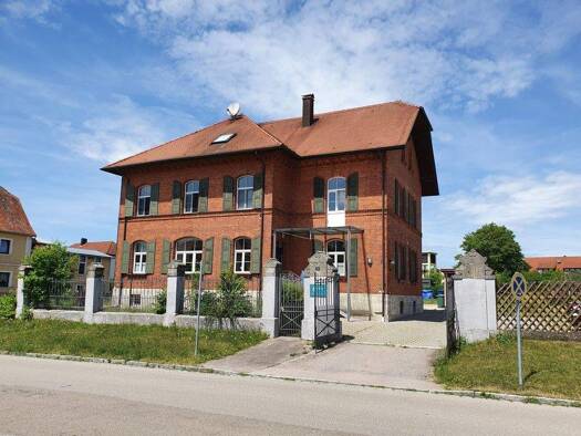 Wohnung zur Miete 670 € 3 Zimmer 77 m² 1. Geschoss Dombühl 91601