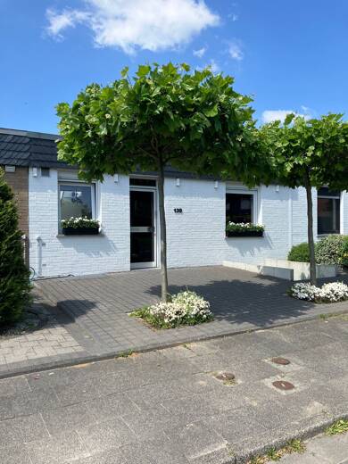 Haus zum Kauf 469.000 € 4 Zimmer 90 m² 284 m² Grundstück Fischeln - West Krefeld 47807