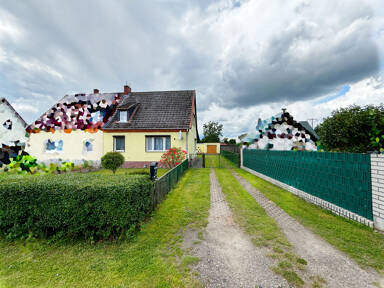 Doppelhaushälfte zum Kauf 99.000 € 4 Zimmer 102 m² 883 m² Grundstück Schönberg Seehausen 39615