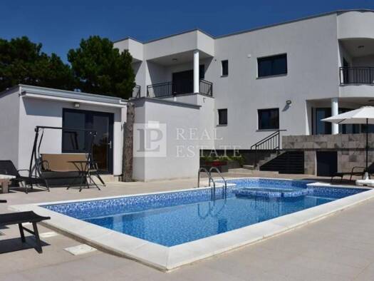 Haus zum Kauf 1.550.000 € 12 Zimmer 390 m² Crikvenica Crikvenica