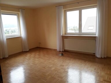 Wohnung zur Miete 700 € 4 Zimmer 150 m² frei ab sofort Am Eisberg 15 Neuburg Neuburg a.d.Kammel 86476