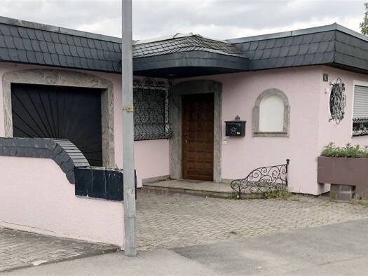 Villa zum Kauf 980.000 € 6 Zimmer 284 m² 400 m² Grundstück Widmaierstraße 167 Möhringen Stuttgart 70567