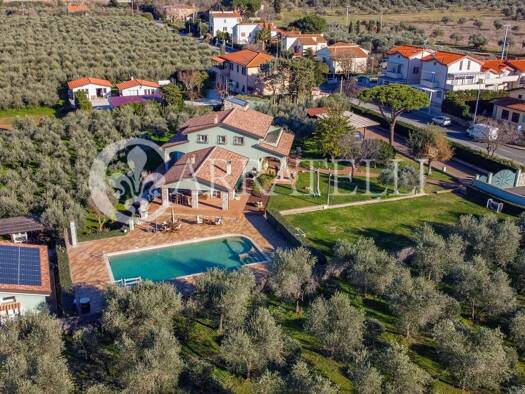 Haus zum Kauf 1.350.000 € 200 m² 9.000 m² Grundstück San Vincenzo 57027