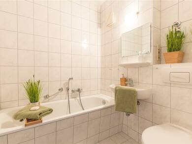 Wohnung zur Miete 260 € 2 Zimmer 55,2 m² 2. Geschoss Karl-Matthes Straße 3 Lusan Gera 07549