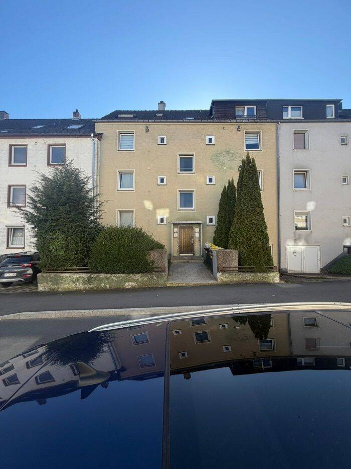 Immobilie in Lüdenscheid - 4- Familienhaus mit großem Garten, kleiner Garage und Stellplatz in Lüdenscheid-Buckesfeld... - Bild 0