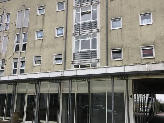 Ladenfläche zur Miete 899 € 129 m² Verkaufsfläche Marktplatz 2 Großkugel 06184