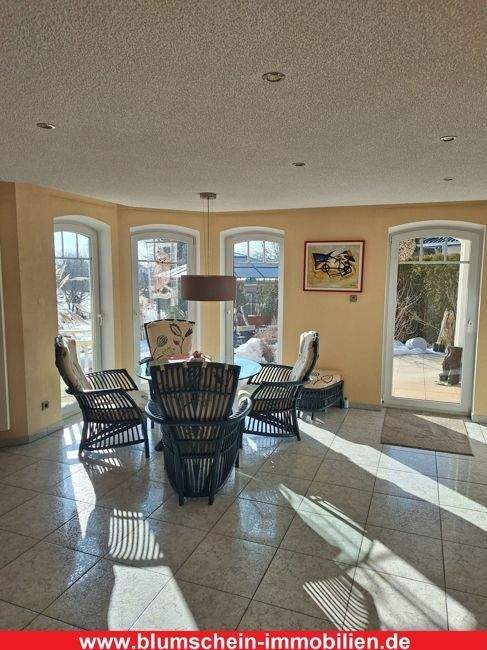 Immobilie in Kirchheilingen - *Hervorragendes Einfamilienhaus mit riesigem Gartengrundstück und Doppelgarage* - Bild 4