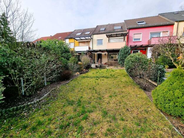 Reihenmittelhaus zum Kauf 419.900 € 6 Zimmer 138,4 m² 187 m² Grundstück frei ab sofort Neuröthenbach Nürnberg 90449