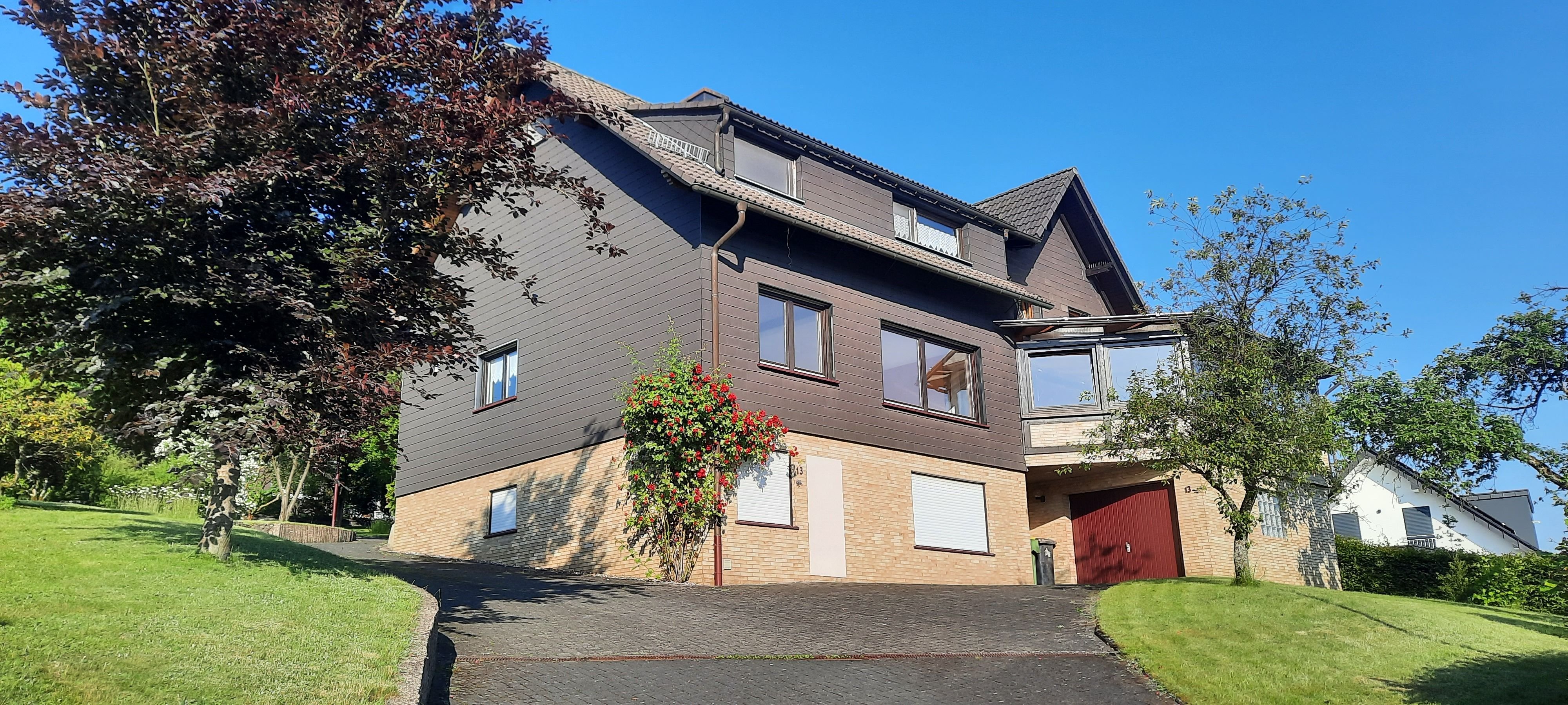 Mehrfamilienhaus zum Kauf provisionsfrei 469.000 € 9 Zimmer 237 m²<br/>Wohnfläche 1.390 m²<br/>Grundstück Denklingen Reichshof 51580