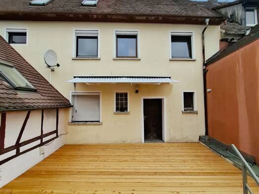 Wohnung zur Miete 995 € 5 Zimmer 151 m² 1. Geschoss frei ab sofort Neuhof Neuhof a.d.Zenn 90616