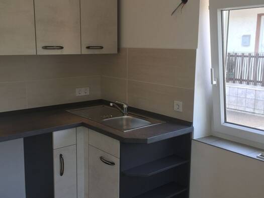 Wohnung zur Miete 420 € 2,5 Zimmer 60 m² Geschoss 1/2 frei ab sofort Asbach-Bäumenheim 86663