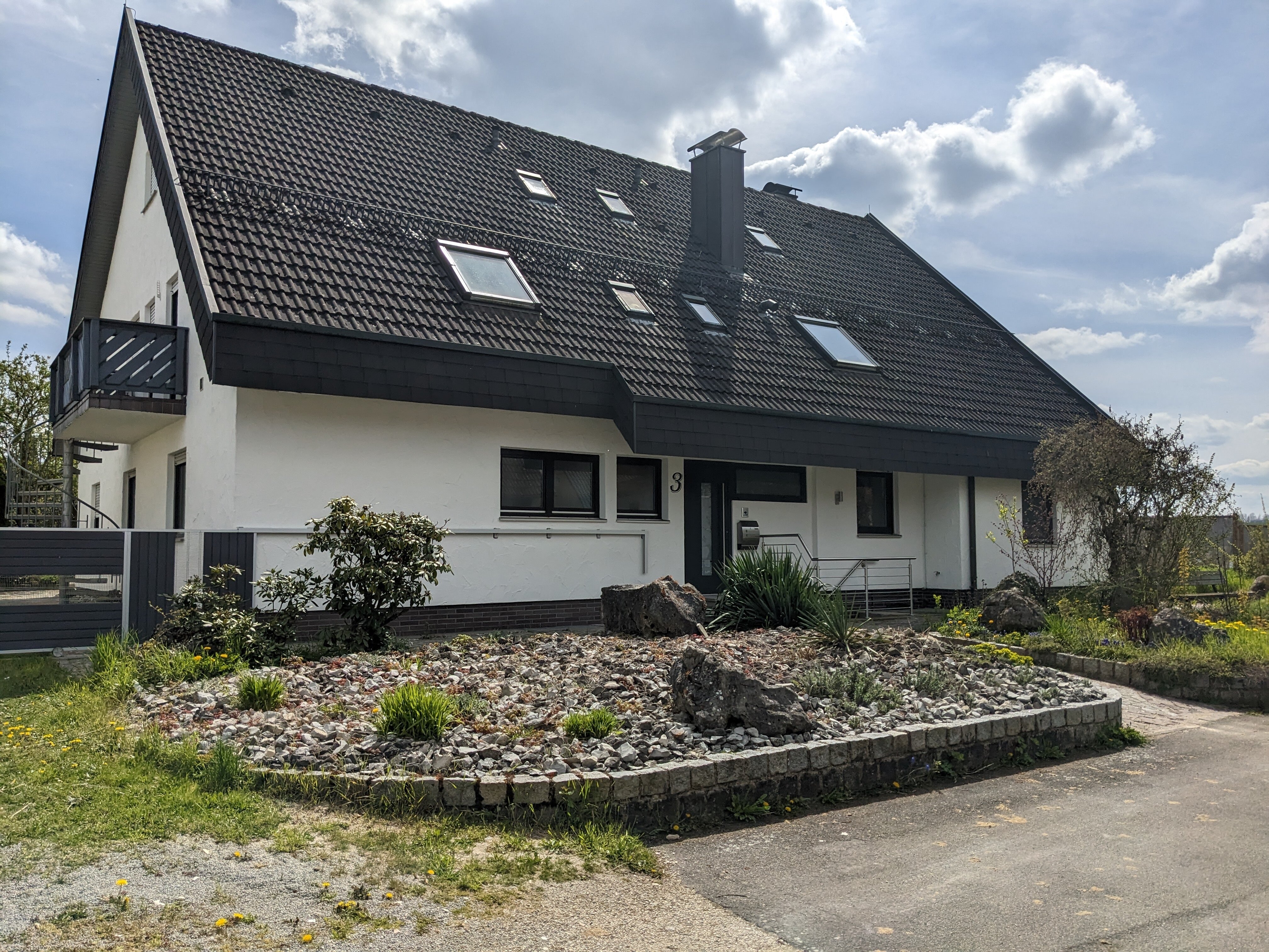 Mehrfamilienhaus zum Kauf provisionsfrei 829.000 € 12 Zimmer 375 m²<br/>Wohnfläche 2.500 m²<br/>Grundstück Eggenrot Ellwangen (Jagst) 73479