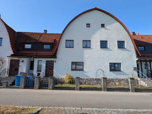 Haus zum Kauf provisionsfrei 140.000 € 5 Zimmer 108 m² 254 m² Grundstück frei ab sofort Reinwaldstraße 25 Meiningen 98617