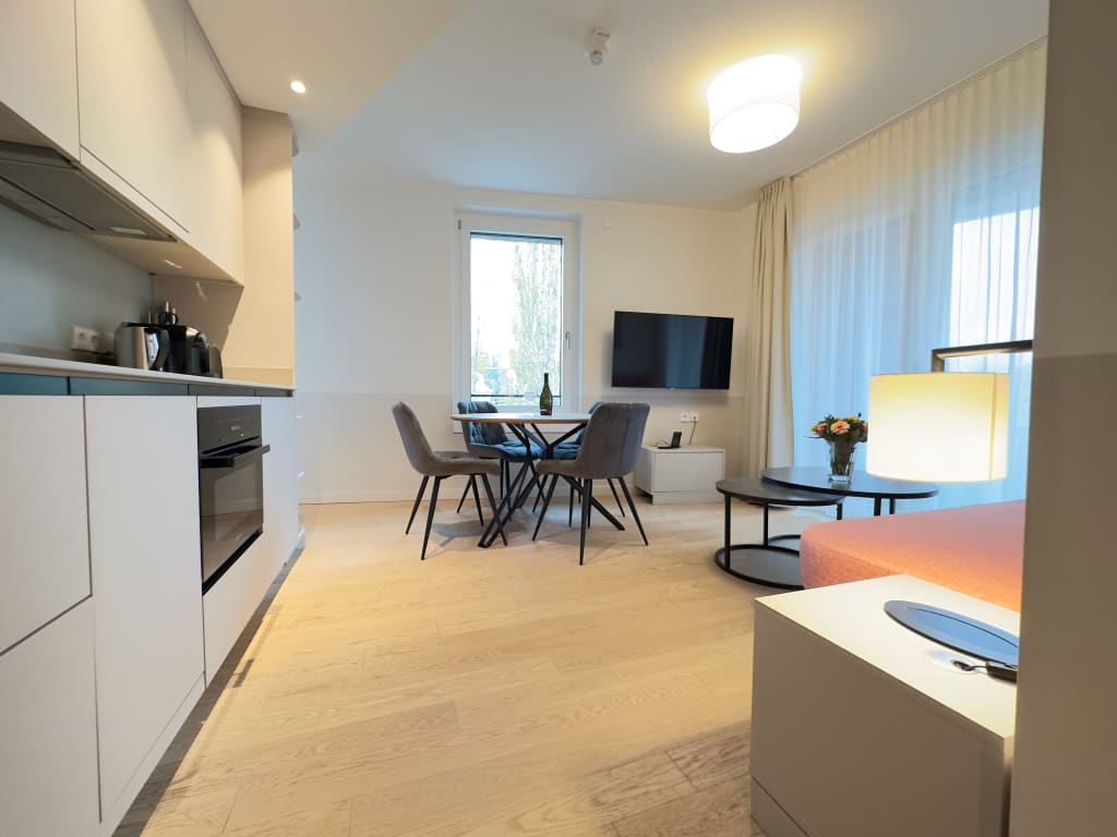 Wohnung zur Miete Wohnen auf Zeit 4.730 € 3 Zimmer 50 m²<br/>Wohnfläche ab sofort<br/>Verfügbarkeit Zeppelinstraße Brandenburger Vorstadt Potsdam 14471