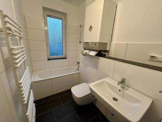 Wohnung zur Miete 549 € 3 Zimmer 79 m² 1. Geschoss Putziger Straße 17 Fedderwardergroden Wilhelmshaven 26388