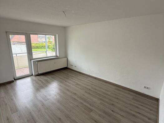 Wohnung zur Miete 425 € 4 Zimmer 65,5 m² EG frei ab sofort Ammerländer Straße 8 Brake 26919
