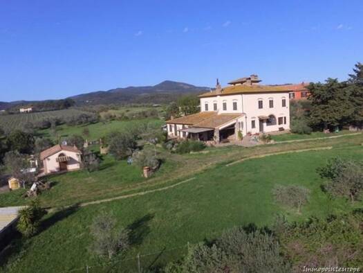 Einfamilienhaus zum Kauf 1.900.000 € 9 Zimmer 600 m² 10.000 m² Grundstück Cecina 57023