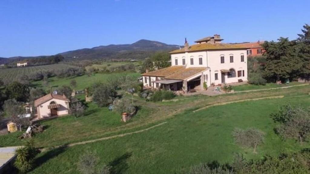 Einfamilienhaus zum Kauf 1.900.000 € 9 Zimmer 600 m² 10.000 m² Grundstück Cecina 57023