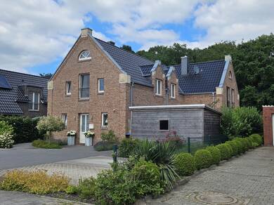 Mehrfamilienhaus zum Kauf provisionsfrei 829.000 € 8 Zimmer 261 m² 1.002 m² Grundstück Loga Leer 26789