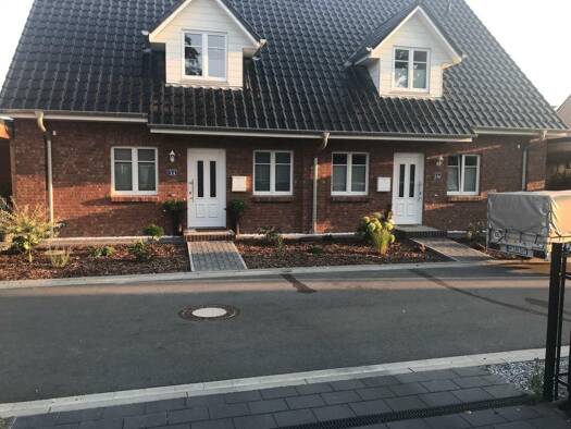 Doppelhaushälfte zur Miete 1.450 € 5 Zimmer 115 m² 240 m² Grundstück frei ab 01.06.2026 Garding 25836