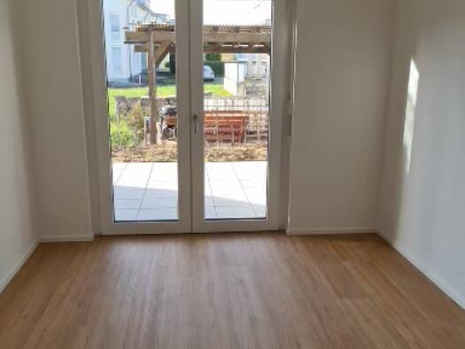 WG-Zimmer zur Miete 900 € 2 Zimmer 73 m² Geschoss EG/2 frei ab sofort Güglingen 74363