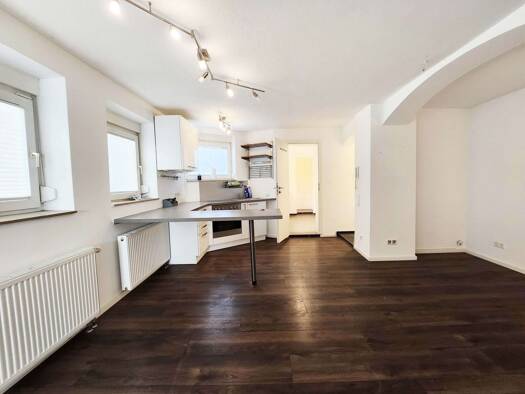Wohnung zur Miete 650 € 2 Zimmer 51 m² frei ab sofort West West 70193