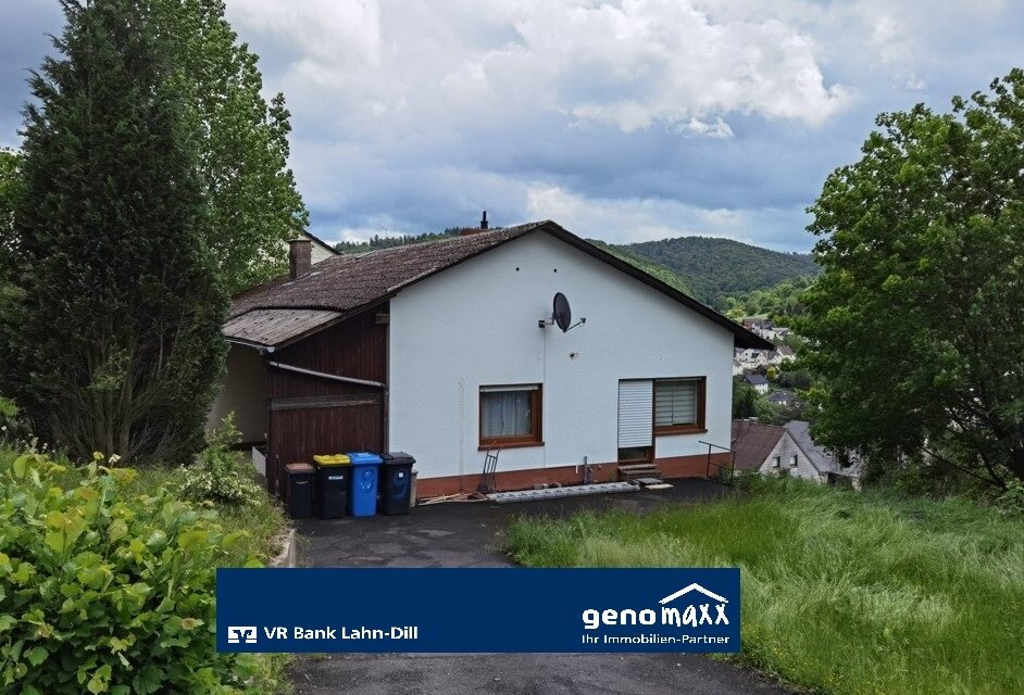 Einfamilienhaus zum Kauf 159.000 € 4 Zimmer 103 m²<br/>Wohnfläche 900 m²<br/>Grundstück Oberscheld Dillenburg-Oberscheld 35688