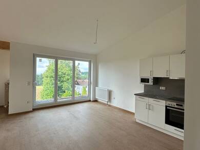 Wohnung zur Miete - Erstbezug 810 € 2 Zimmer 61,5 m² Dachgeschoss, 2. Geschoss frei ab sofort Carl-Zollfrank-Str. 15 Erkersreuth Selb 95100
