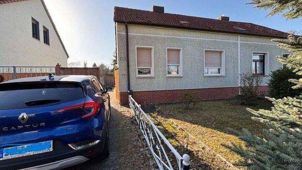 Doppelhaushälfte zum Kauf 165.000 € 4 Zimmer 130 m² 1.659 m² Grundstück Borstel Stendal 39576