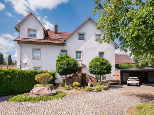 Mehrfamilienhaus zum Kauf 1.100.000 € 9,5 Zimmer 360 m² 1.222 m² Grundstück Hilzingen Hilzingen 78247